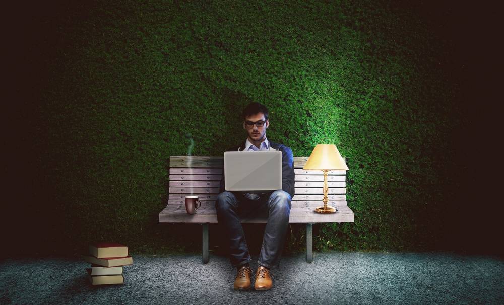 Outstaffing vs Traditional Employment